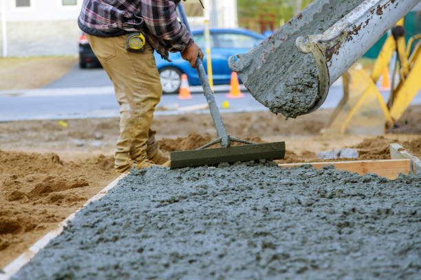 Best Concrete Pool Decks in Saticoy, CA